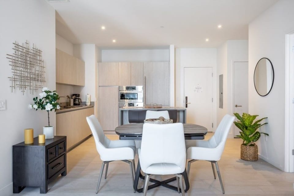 Condo, 2 Bedrooms | Dining