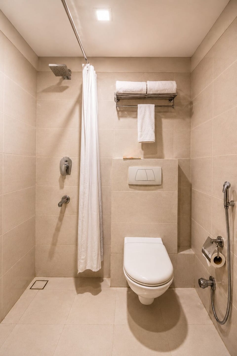 Deluxe Room, 1 Double or 2 Twin Beds | Bathroom | Shower, free toiletries, hair dryer, slippers