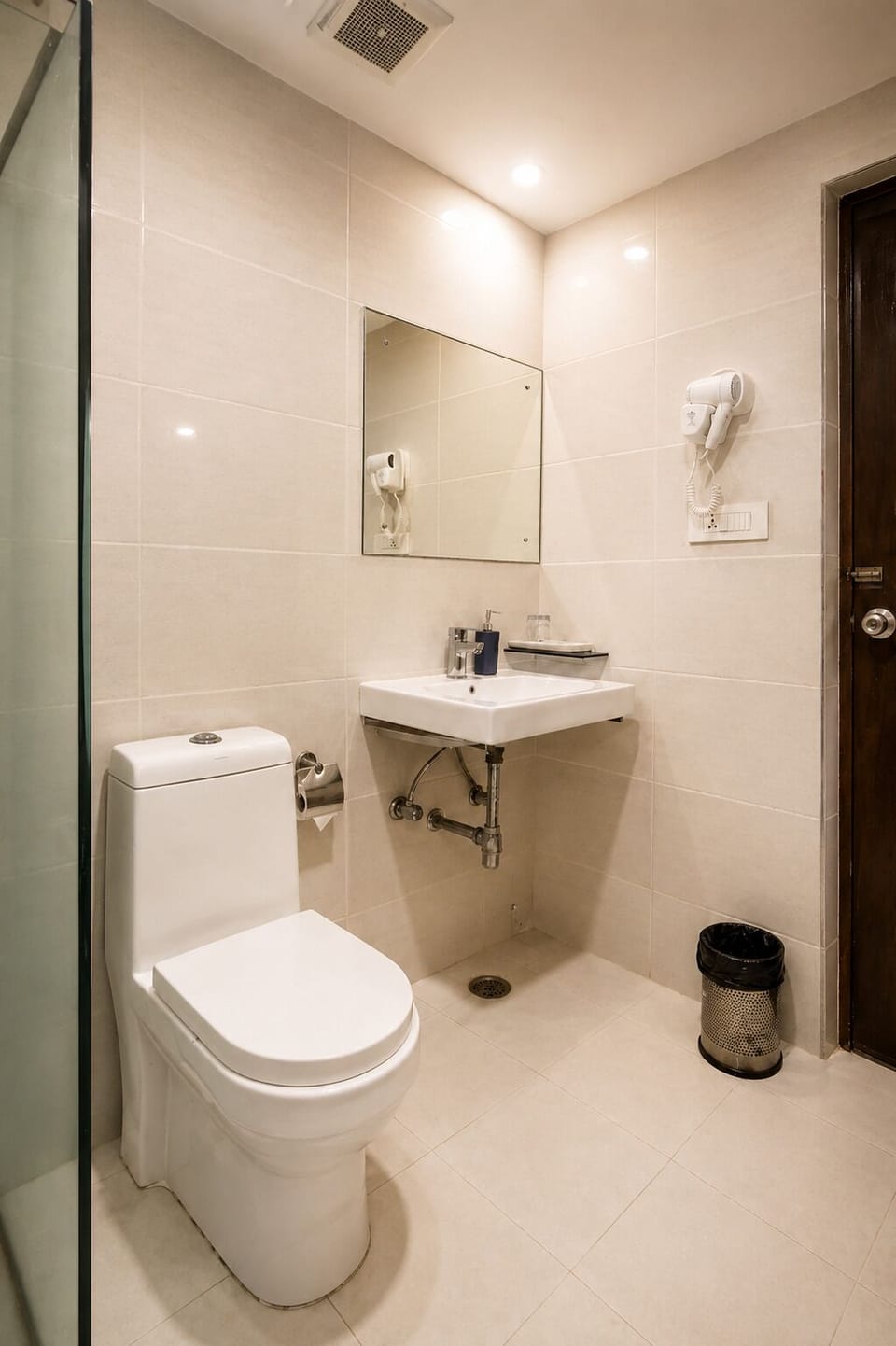 Shower, free toiletries, hair dryer, slippers