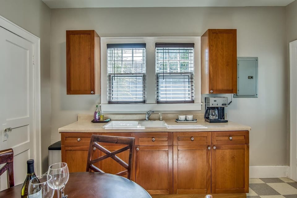 A dishwasher has now been added to the kitchen.