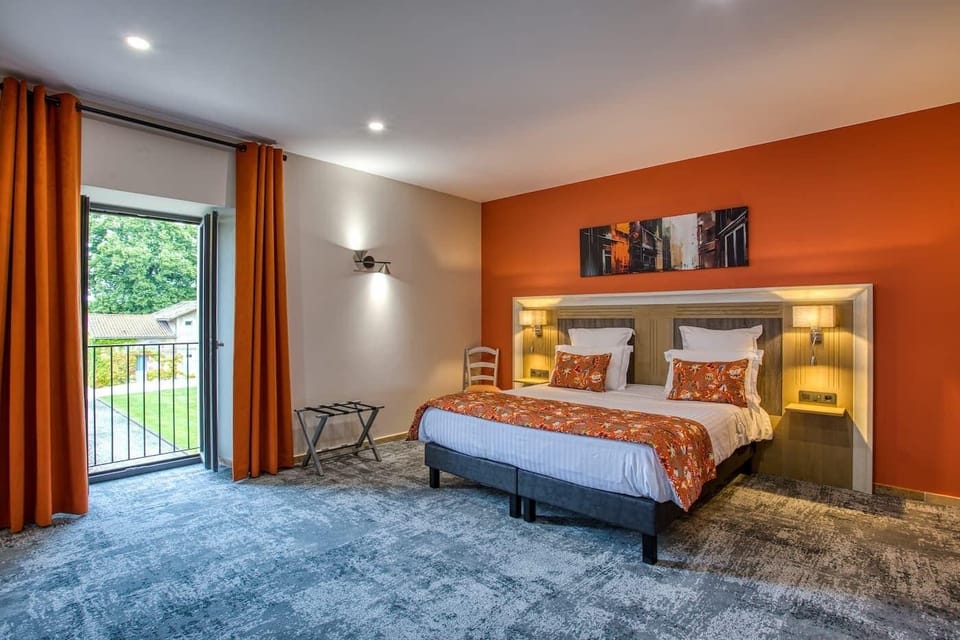 Executive Double Room | Premium bedding, minibar, individually decorated, individually furnished