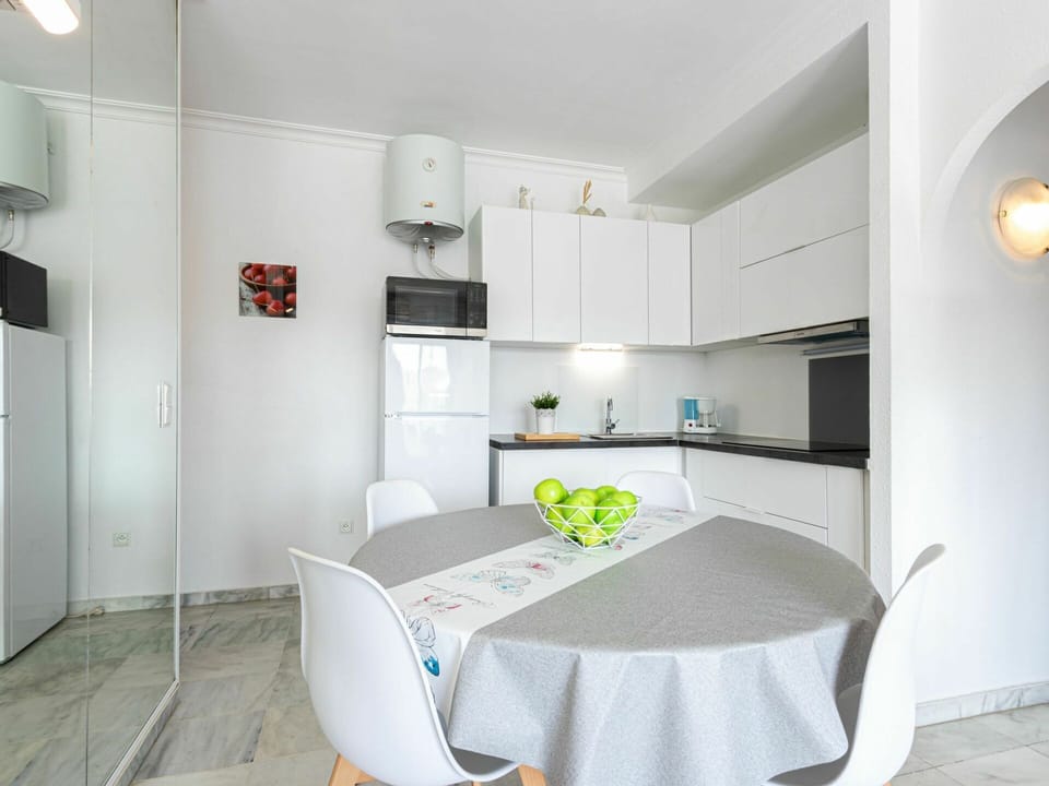 Furniture, Cabinetry, Property, Building, Interior Design, Lighting, Flooring, Floor, House