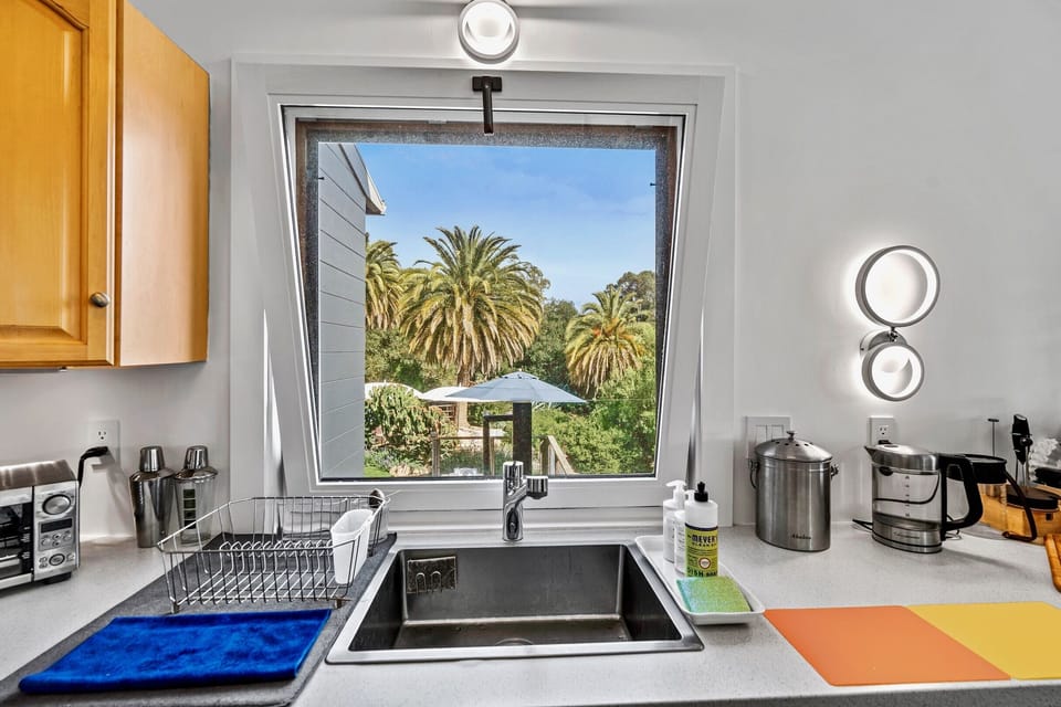 Kitchen area 2