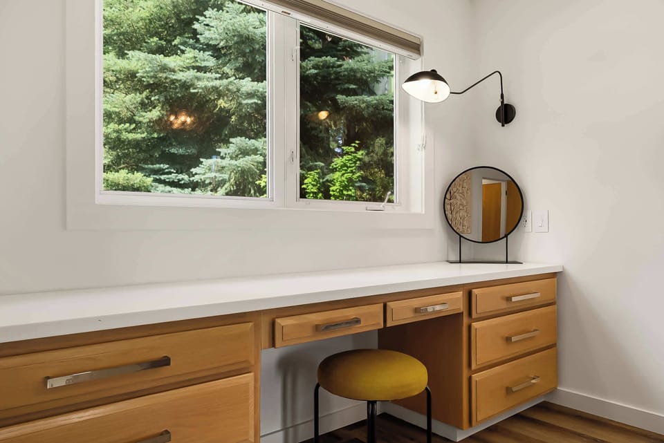 Work and play? The master even has its own office space
