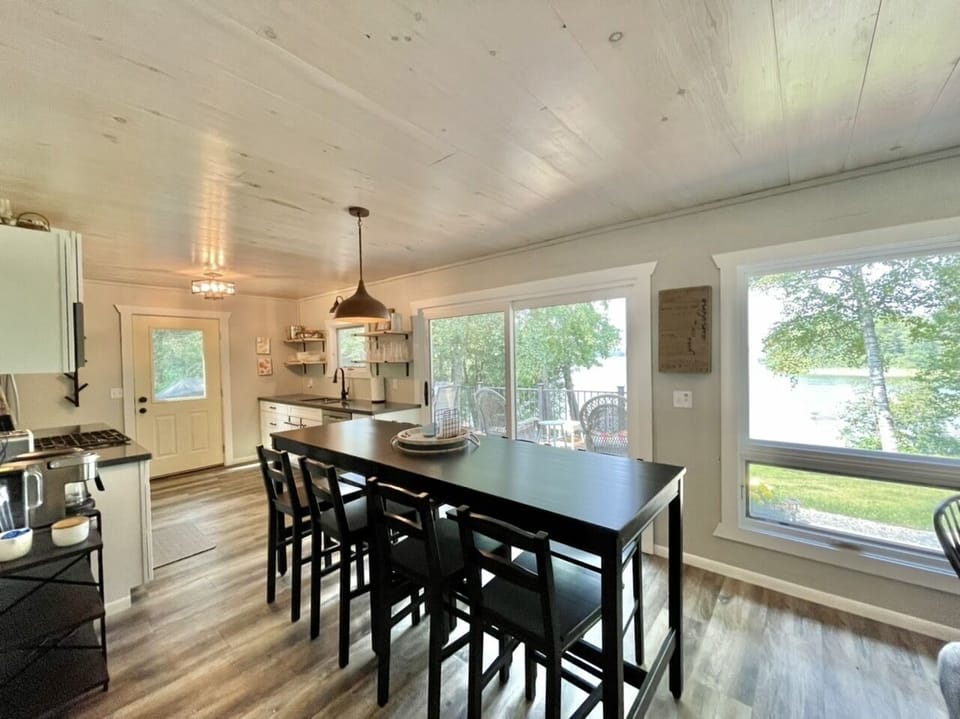 Dining for 8 with view of the lake.