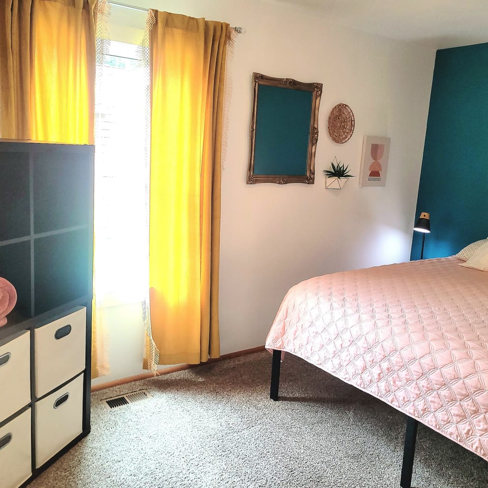1 Bedroom with King bed
