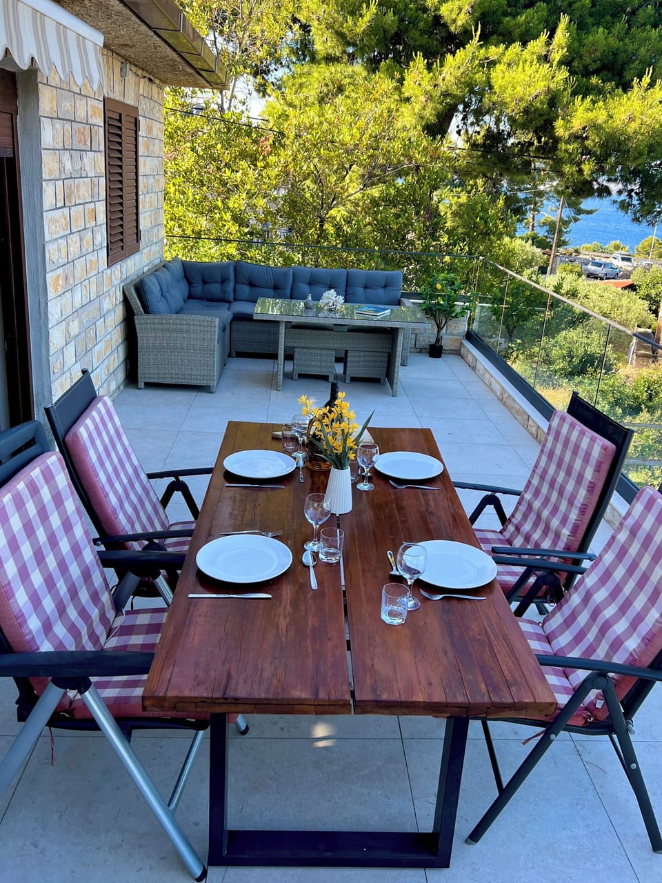 Outdoor dining
