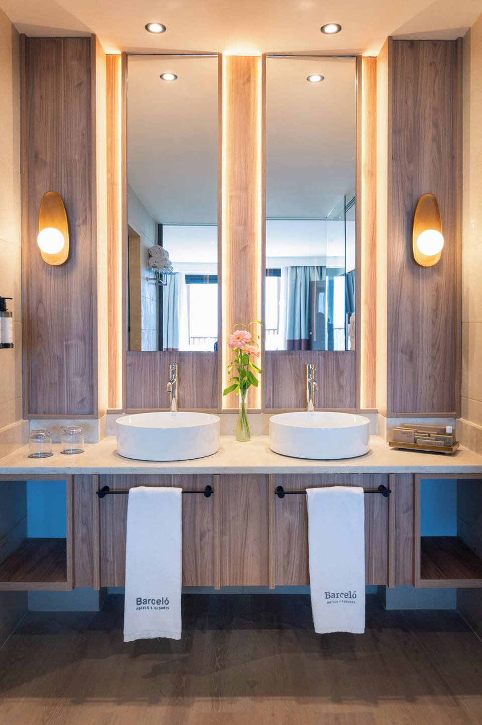 Separate tub and shower, eco-friendly toiletries, hair dryer, bathrobes