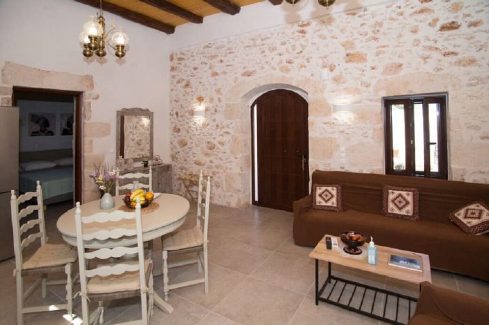Iliopetra dining area