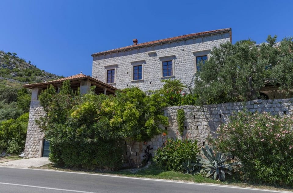 Villa (Five Bedroom Villa) | Exterior