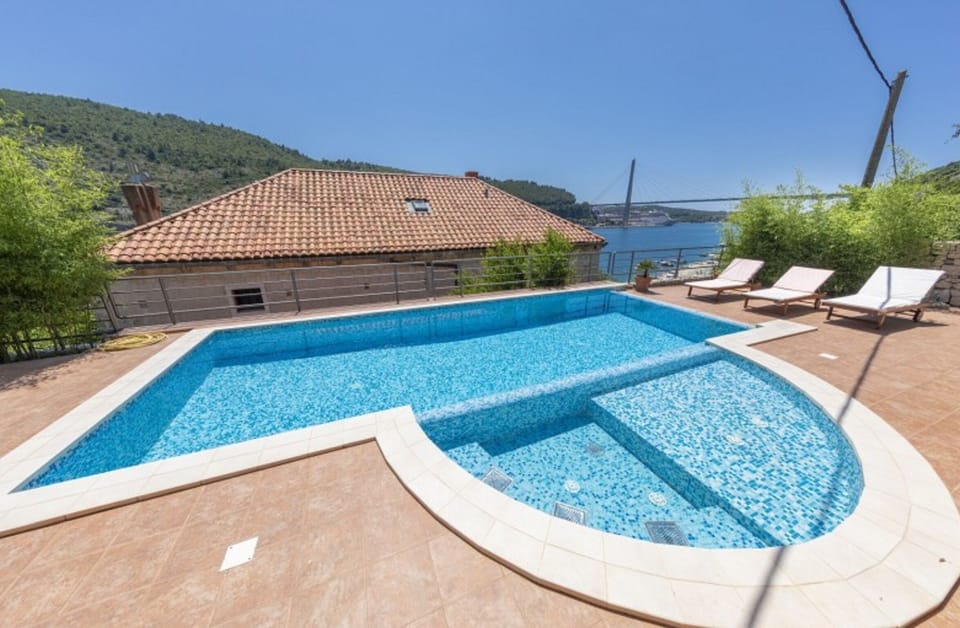 Villa (Five Bedroom Villa) | Pool