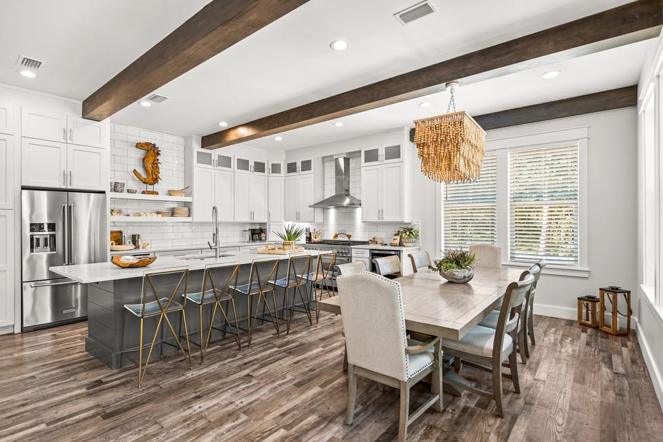 First Floor: Dining Area
