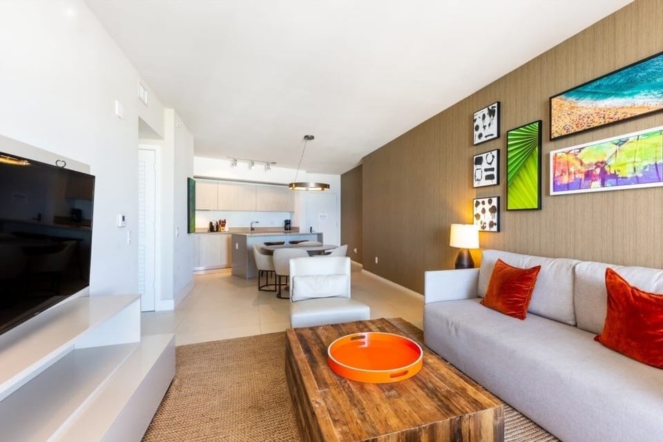 Condo, 1 Bedroom | Living area
