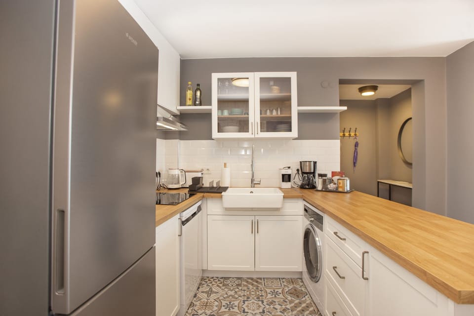 Electric hob, microwave, dishwasher and washing machine