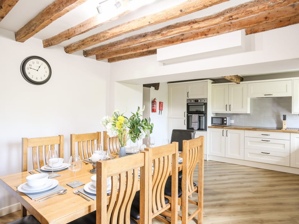 Cottage | Interior
