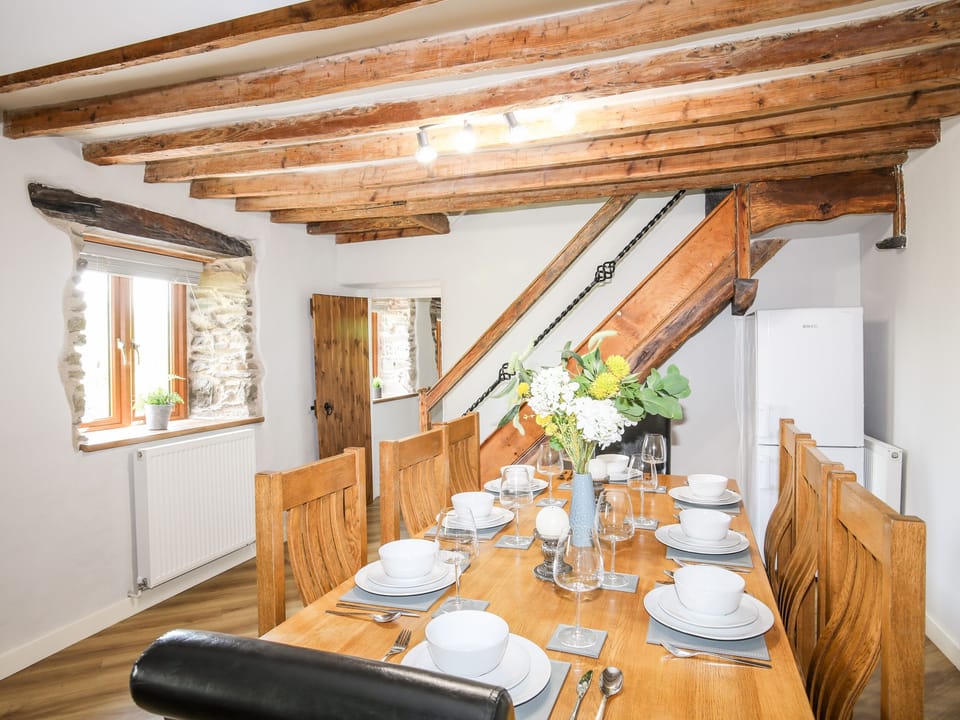 Cottage | Private kitchen | Fridge, microwave, dishwasher, electric kettle