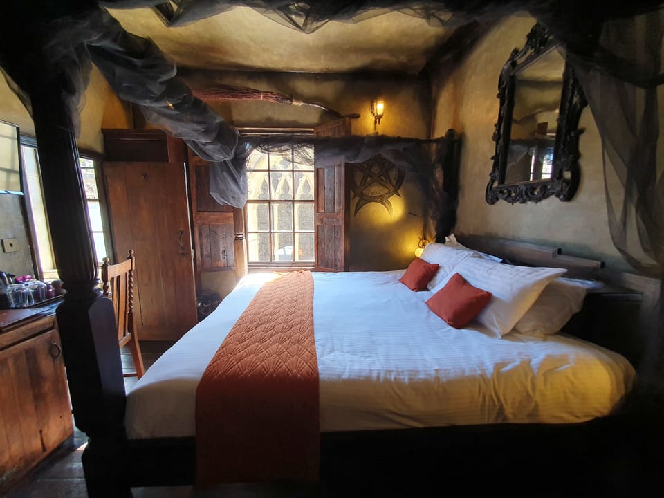 Superior Double Room, Ensuite (Sorceryum) | 1 bedroom
