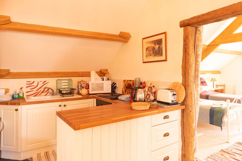 Superior Quadruple Room, Ensuite (The Hayloft - 4 Persons) | Shared kitchen