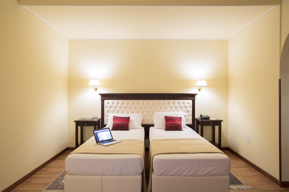 DELUXE | Minibar, in-room safe, desk, soundproofing