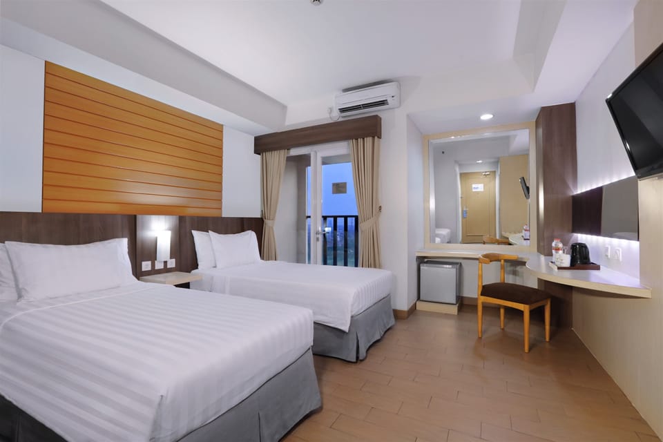 Superior Room (Breakfast) | Premium bedding, Select Comfort beds, in-room safe, desk