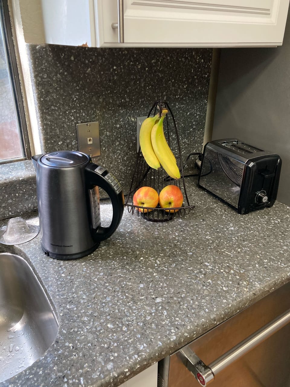 Electric teapot and a toaster
