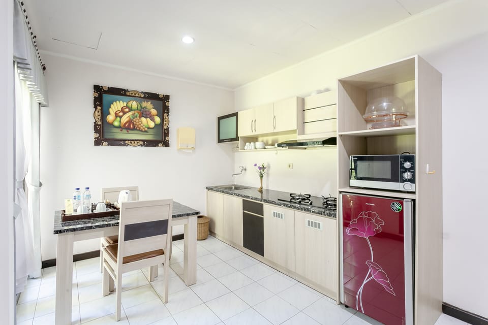 Sasak Suite Room | Private kitchen | Electric kettle