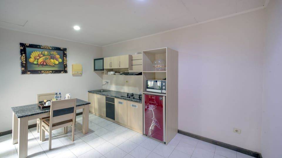 Sasak Suite Room | Private kitchen | Electric kettle