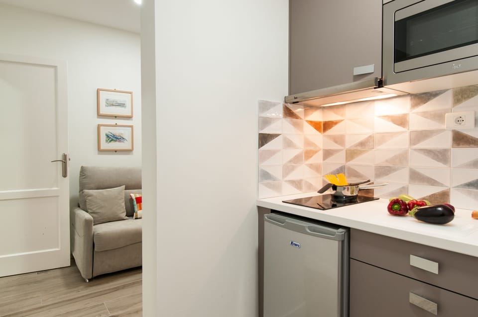 Apartment, 1 Bedroom, Ground Floor | Private kitchen | Fridge, microwave, stovetop, espresso maker