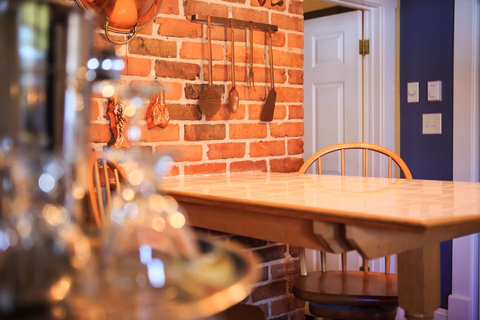 Signal Hill | In-room dining