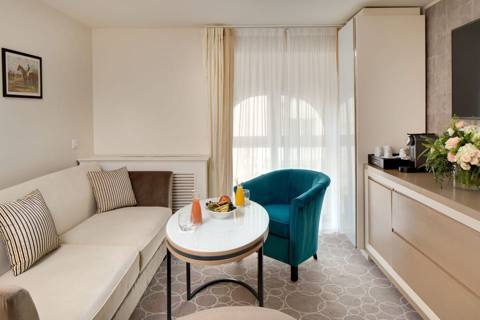 Family Room | 1 bedroom, premium bedding, pillowtop beds, minibar
