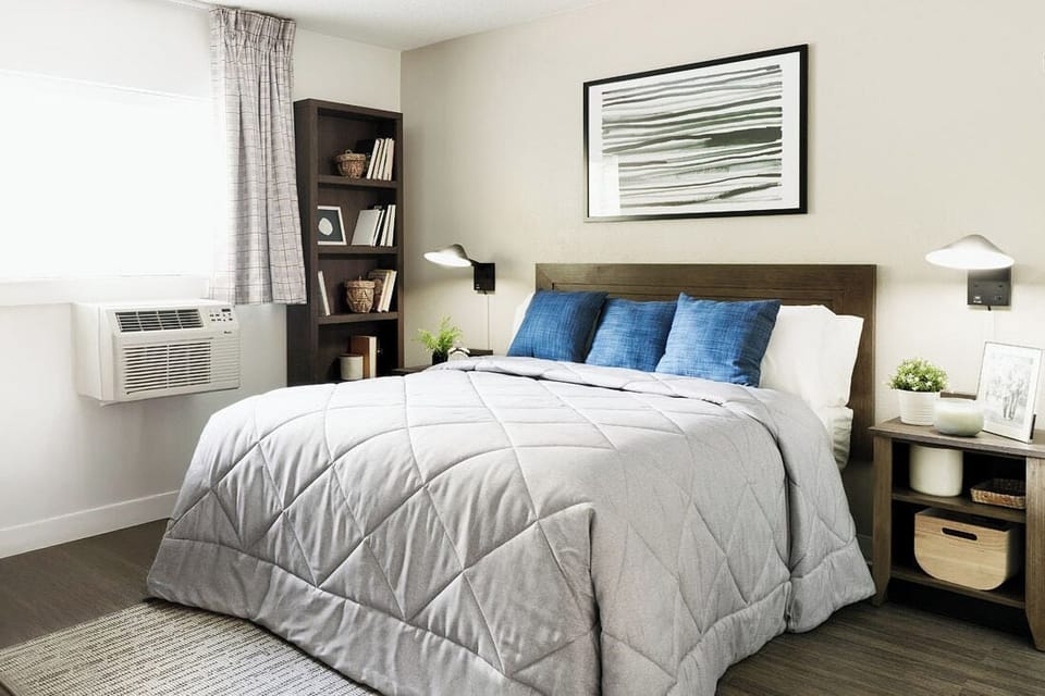 Desk, free WiFi, bed sheets, alarm clocks