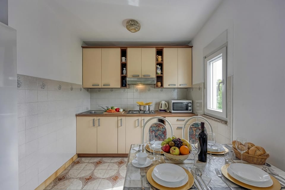 Kitchen and dining area