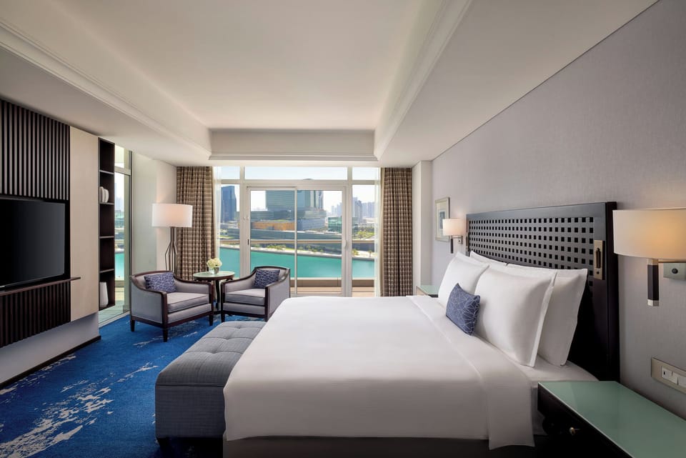 Suite, Balcony, Sea View (Lounge Access) | 1 bedroom, down comforters, minibar, in-room safe