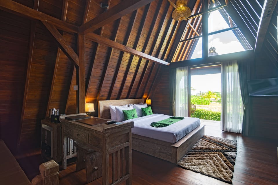 Double Room | Minibar, desk, iron/ironing board, free WiFi