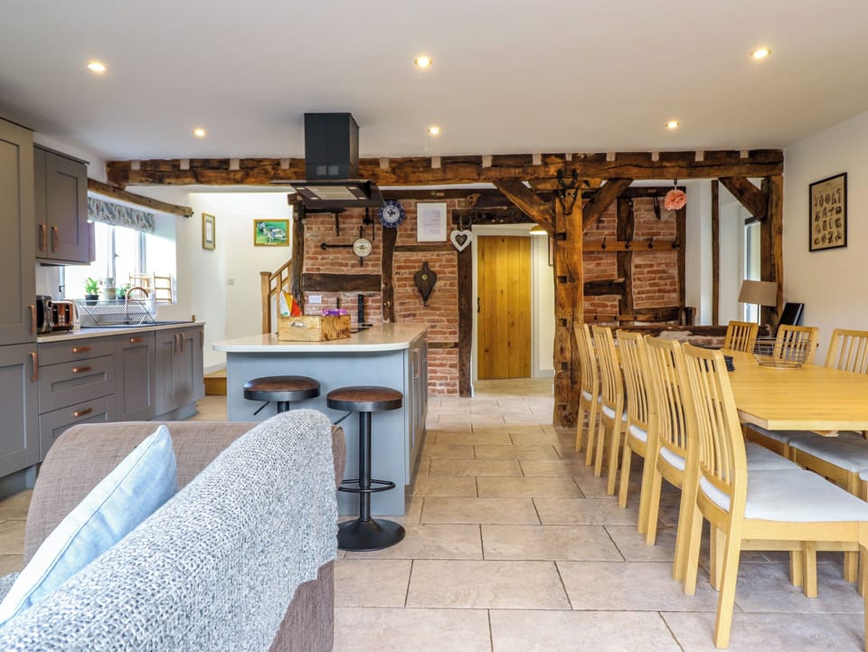 Cottage | Dining