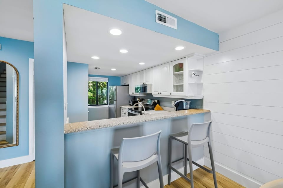 Spacious Kitchen with Bar Seating for 2