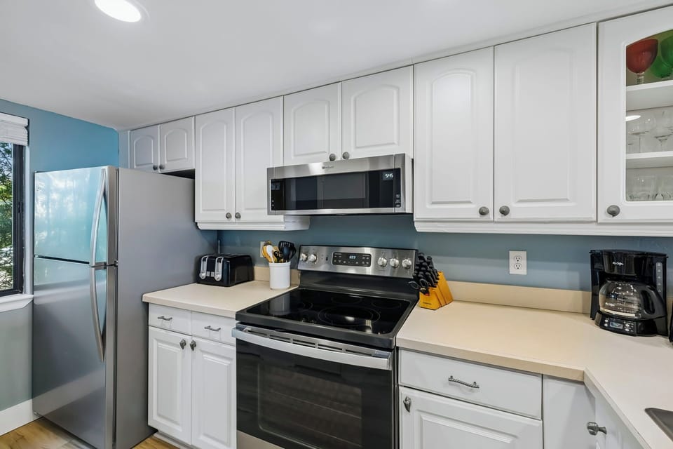 Fully Equipped & Spacious Kitchen!