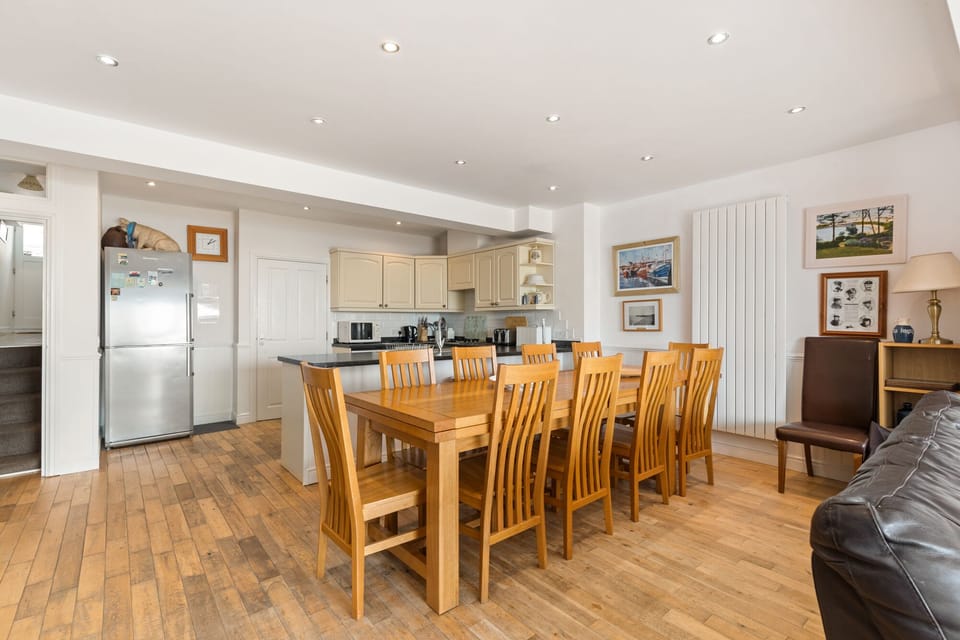 Beach Front House, Direct Beach Access, Spectacular Sea Views