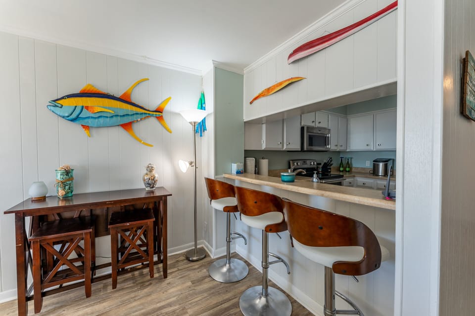 Signature Condo, 2 Bedrooms, 2 Bathrooms, Ocean View | Private kitchen | Fridge, microwave, oven, stovetop