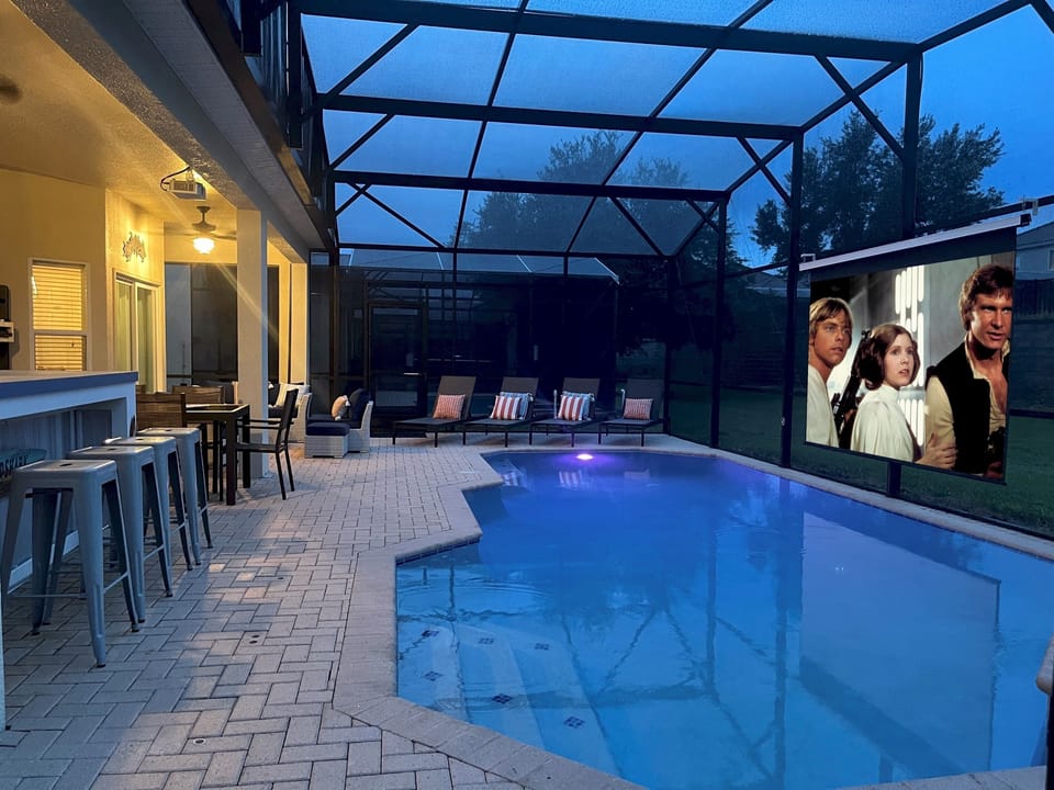 Welcome To Tortuga Isle! Poolside Movie Theater With 125" Screen And Surround Sound