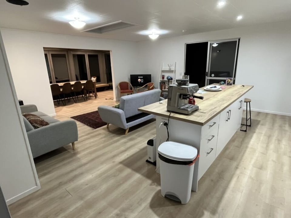 Kitchen Island Lounge and Dining

