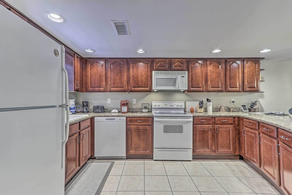 Kitchen | Dishware/Flatware