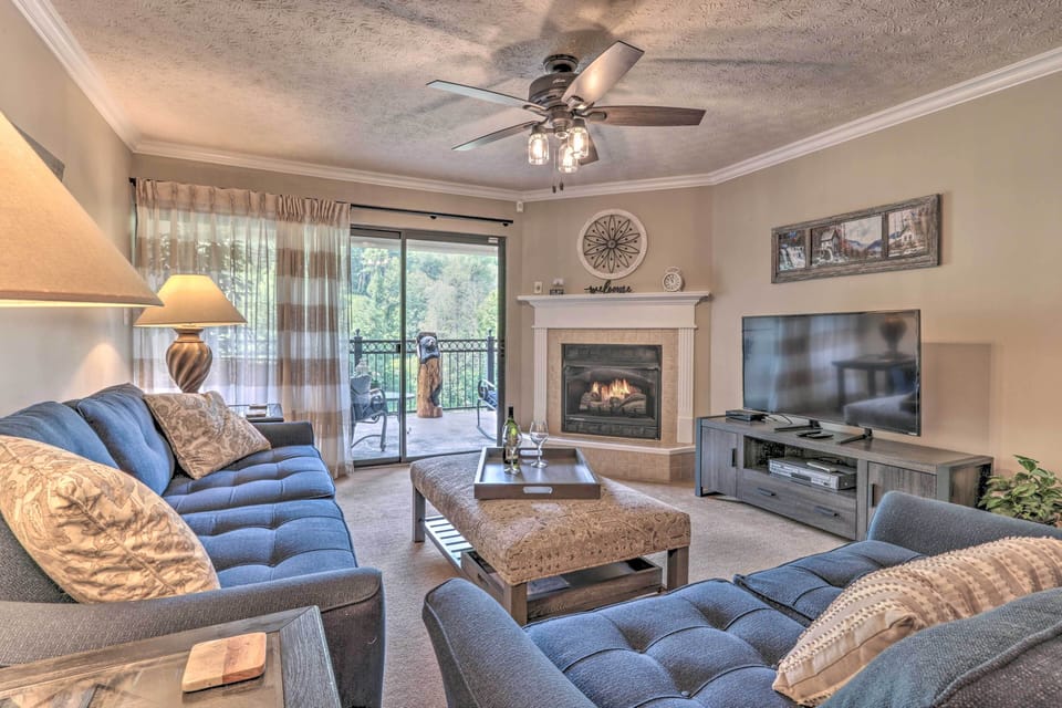 Living Room | Queen Sleeper Sofa | Single-Story Condo
