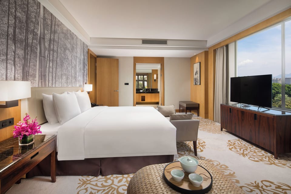 Executive Studio Suite | Egyptian cotton sheets, premium bedding, minibar, in-room safe