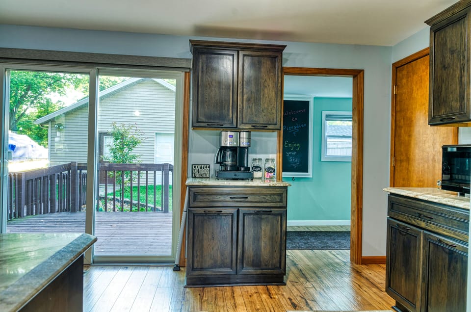 Coffee station with both Keurig and coffee pot options