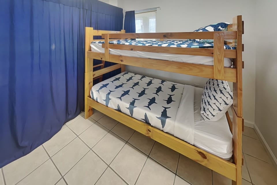 Fifth Bedroom - Twin Bunk (Sleeps 2)