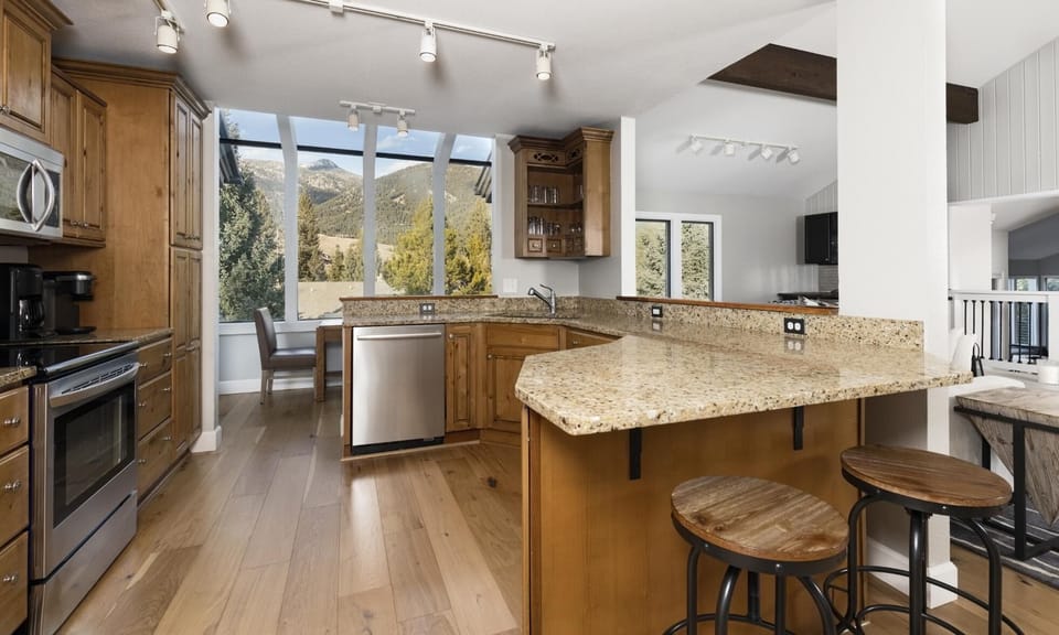 2885 Two Moons kitchen2
