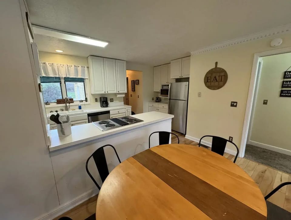 1st Choice Lodging - Pine Lake