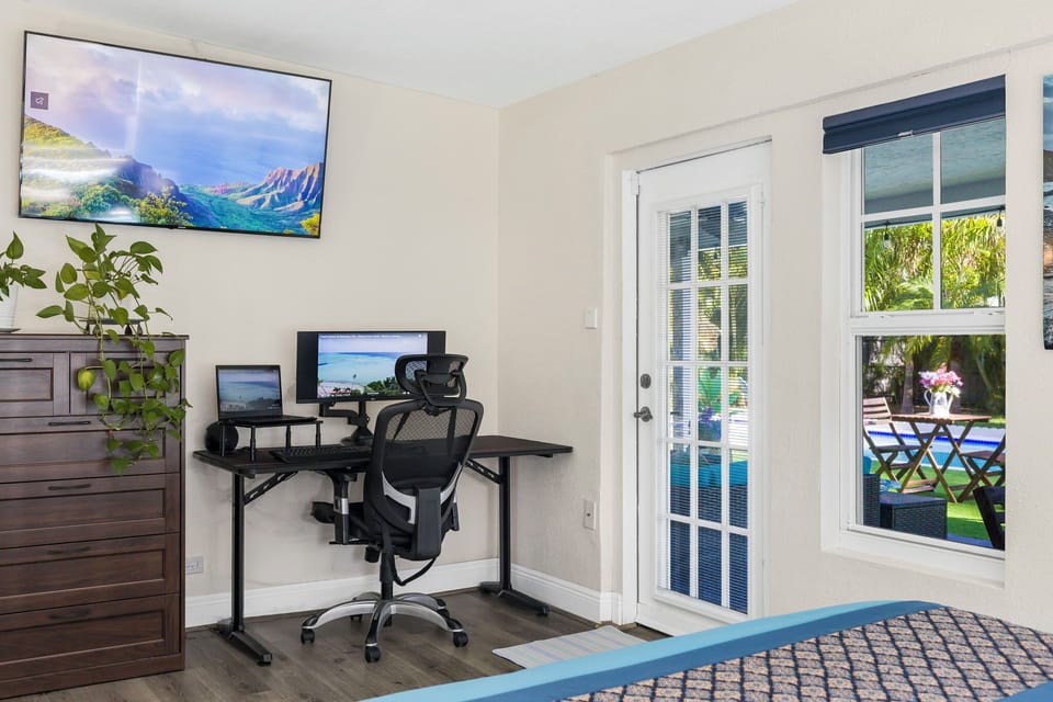 Dedicated work station, including a monitor, table and an ergonomic chair.