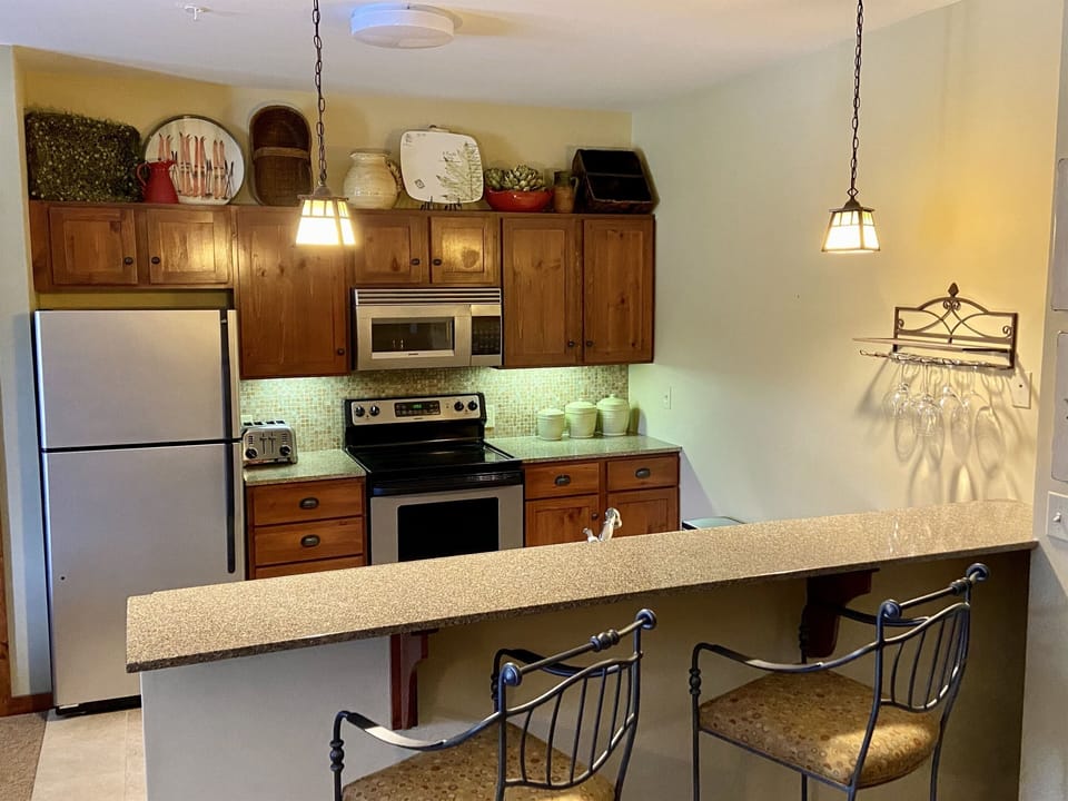 Full kitchen